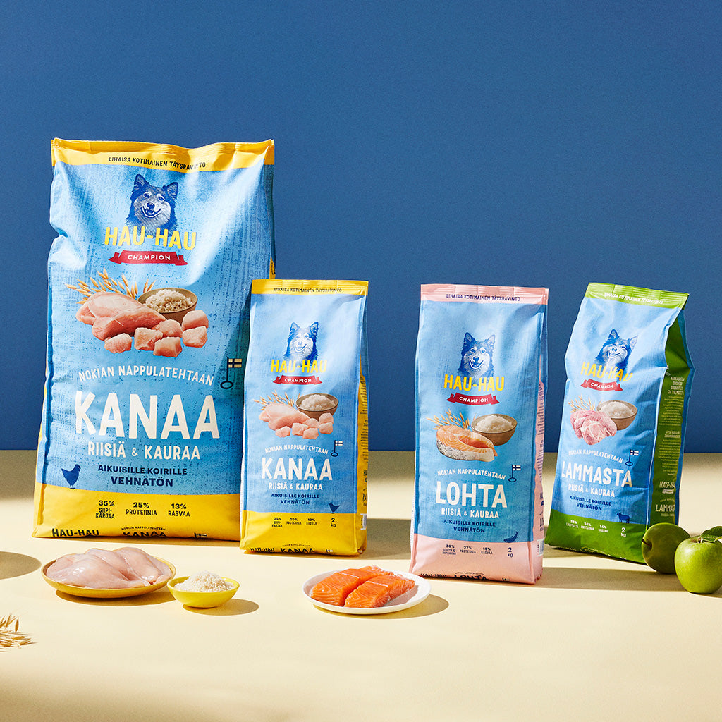 Kuvassa Nokian Nappulatehtaan kuivaruokia ja niiden raaka-aineita